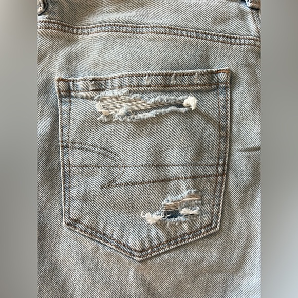 American Eagle Strigio Mom Jean - Picture 15 of 16